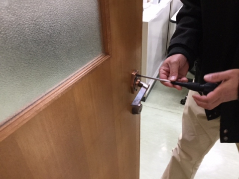 【島原外港店】室内ドアのハンドル交換！